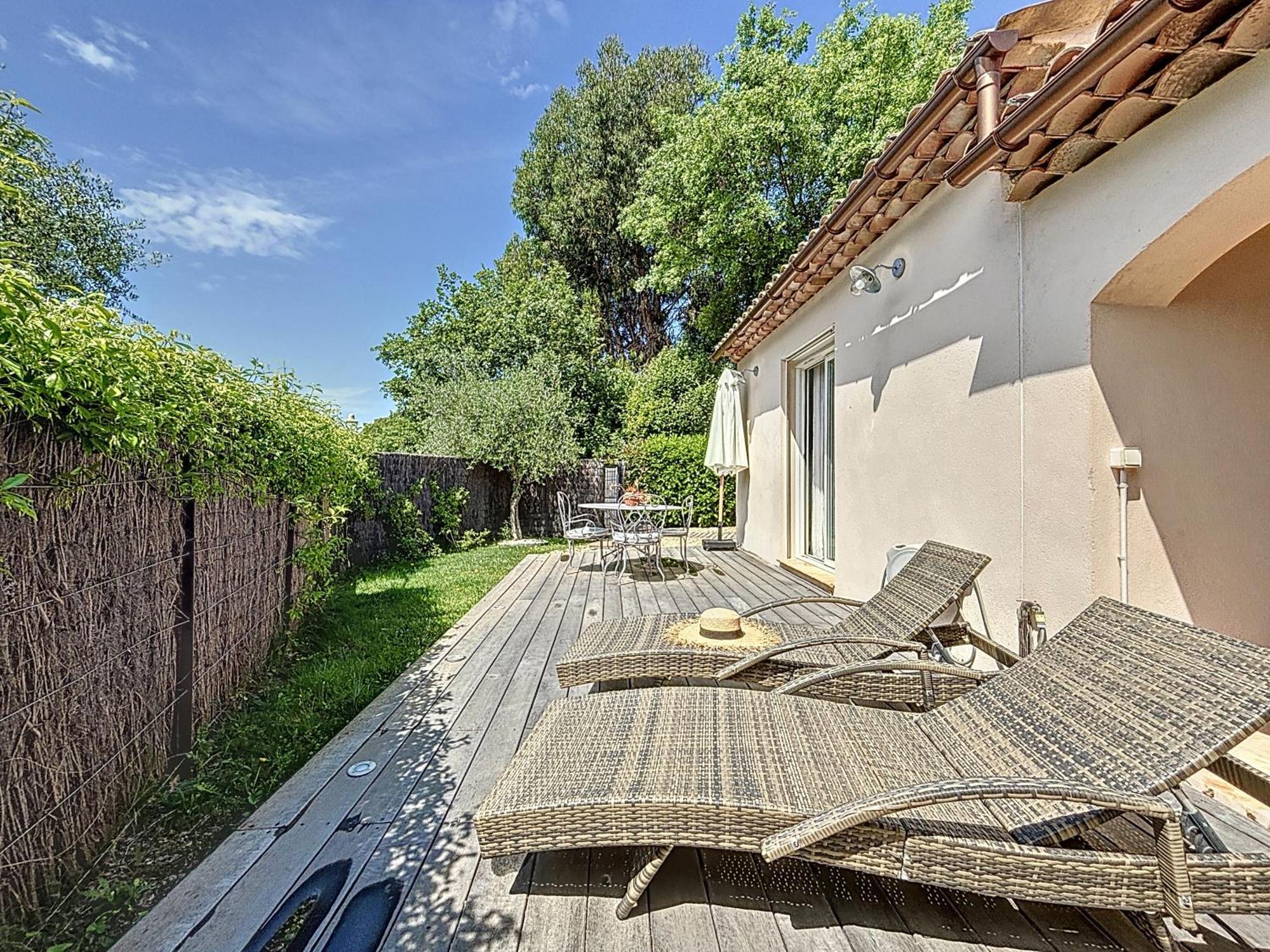 Villa "L'Emeraude - Maison D'Hotes - Jardin Et Parking Prives - 瓦尔邦讷 外观 照片