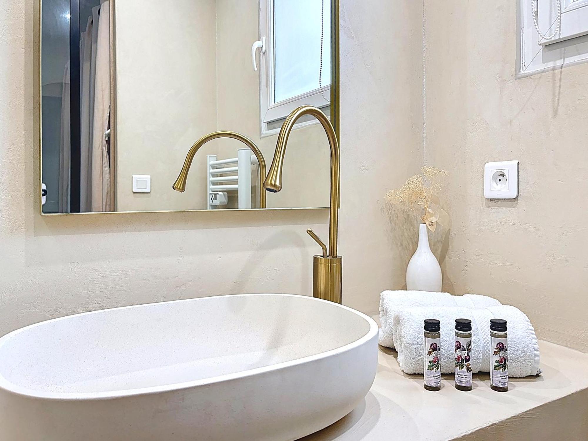 Villa "L'Emeraude - Maison D'Hotes - Jardin Et Parking Prives - 瓦尔邦讷 外观 照片